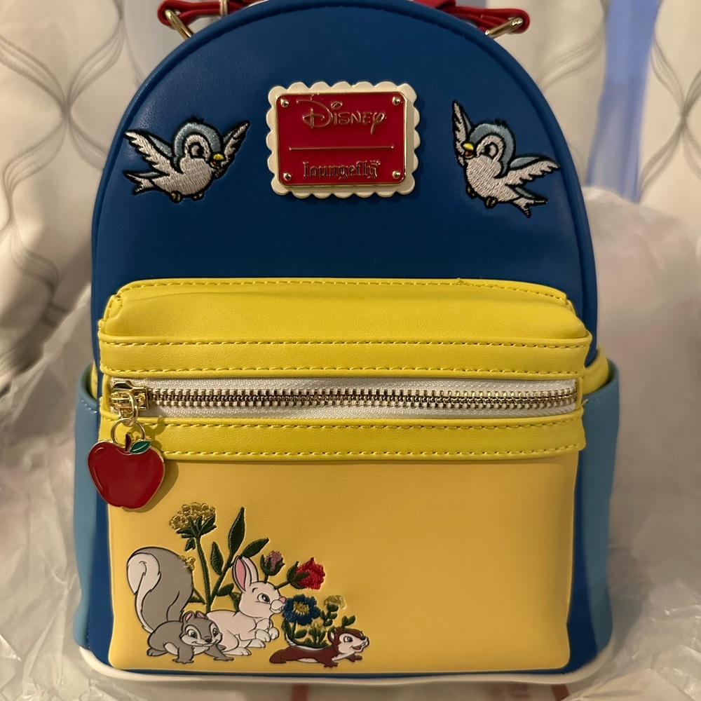 BNWT Disney Loungefly Snow White Mini Backpack